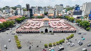 Рынок Бентхань. 