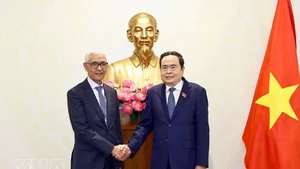 Председатель НС Чан Тхань Ман принял господина Рашида Тальби Эль Алами, председателя Палаты представителей Марокко, прибывшего для участия в заседании Исполнительного комитета Франкоязычного парламентского союза и Форуме парламентского сотрудничества франкоязычных стран по устойчивому сельскому хозяйству, продовольственной безопасности и реагированию на изменение климата (Кантхо, 21 января 2025 года). Фото: ВИА