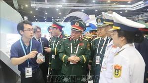 Делегация Министерства обороны Вьетнама принимает участие в Сингапурской авиакосмической выставке. Фото: ВИА