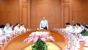 [Фото] Генеральный секретарь ЦК КПВ То Лам провел рабочую встречу с Отделом ЦК КПВ по внутренним делам