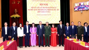 [Фото] Генеральный секретарь ЦК КПВ принял участие во встрече кандидатов в депутаты НС XIV созыва с избирателями 