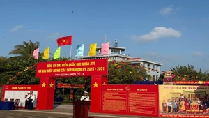 Вход на избирательный участок №14.