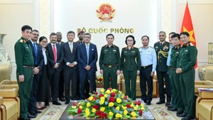 Делегаты на приеме.