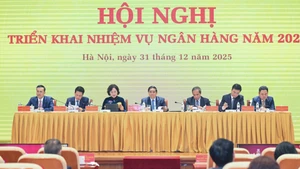 [Фото] Премьер-министр Фам Минь Тьинь принял участие в конференции по постановке задач банковского сектора на 2026 год