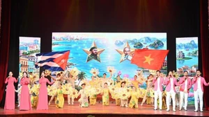 Художественный номер на церемонии. Фото: ВИА