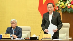 Председатель НС Чан Тхань Ман выступает на конференции. Фото: Зюи Линь