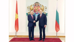 Генеральный секретарь ЦК КПВ То Лам и Президент Болгарии Румен Радев в Резиденции Президента. Фото: ВИА
