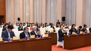 Председатель Национального собрания Чан Тхань Ман присутствует на конференции. Фото: daibieunhandan.vn