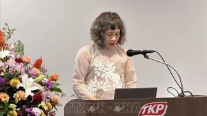 Заместитель генерального секретаря Союза ассоциаций ЮНЕСКО Вьетнама Нгуен Ле Ханг выступает на конференции. Фото: ВИА