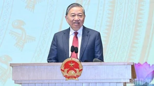 Генеральный секретарь ЦК КПВ То Лам выступает на конференции. Фото: Чан Хай