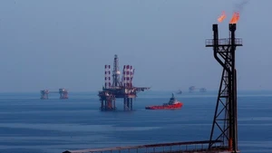 Нефтяные платформы на месторождении Батьхо. Фото: ВИА