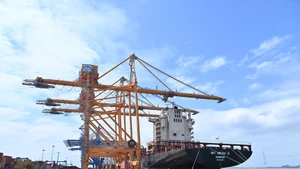 Международные контейнерные терминалы №3 и №4 Латьхуен в порту Хайфон.