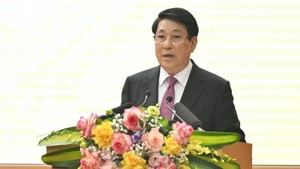 Президент Лыонг Кыонг выступает на встрече. Фото: Тхюи Нгуен