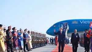 Церемония встречи Генерального секретаря ЦК КПВ То Лама и вьетнамской высокопоставленной делегации в аэропорту Ваттай. Фото: ВИА