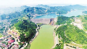 Гидроэлектростанция Хоабинь. Фото: Дьен Ха