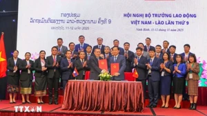 Церемония подписания меморандума о взаимопонимании по сотрудничеству в области труда и поддержки людей, имеющих заслуги перед Родиной. Фото: ВИА