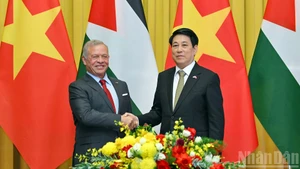 Президент Лыонг Кыонг председательствовал на церемонии встречи Короля Иордании, совершающего официальный визит во Вьетнам