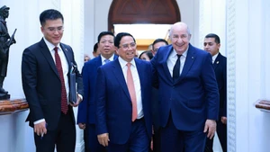 Премьер-министр Вьетнама Фам Минь Тьинь и Президент Алжира Абдельмаджид Теббун. Фото: ВИА