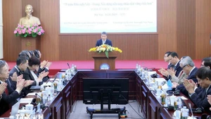 Председатель СОДВ Фан Ань Шон выступает на форуме. Фото: ВИА