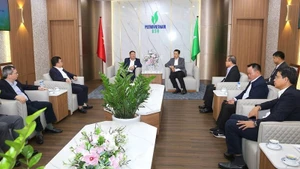 Руководители компании BSR принимают делегацию Министерства промышленности и торговли Лаоса. Фото: ВИА