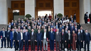 [Фото] Премьер-министр Фам Минь Тьинь принял участие в церемонии, посвященной 50-летию создания Национальной пограничной комиссии