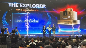Бренд LianLIan Global был удостоен Amazon звания «The Explorer 2025 года». Фото: Ким Зунг