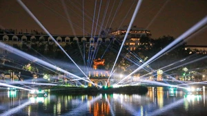 Открытие художественного светового пространства «Озеро Хоанкьем — Черепашья башня»