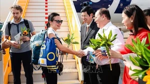 Госпожа Каролина Агнешка (Польша) — 20-миллионный международный турист во Вьетнаме в этом году. Фото: ВИА 