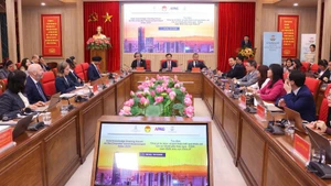 Круглый стол по обмену знаниями и представлению результатов исследования CGGI за 2025 год. Фото: Нгуен Диеп