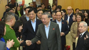 [Фото] Генеральный секретарь ЦК КПВ То Лам встречается с избирателями в Ханое