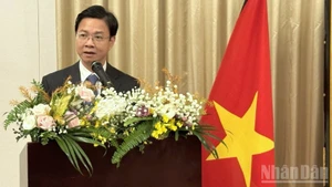 Заместитель министра иностранных дел Нго Ле Ван выступает на церемонии. Фото: Чунг Хынг