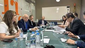 Общий вид рабочей встречи.