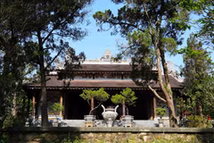 Пагода Ты-хьеу — известная достопримечательность бывшей императорской столицы Хюэ