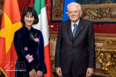 Чрезвычайный и Полномочный Посол Вьетнама в Итальянской Республике Нгуен Фыонг Ань вручила верительные грамоты Президенту Итальянской Республики Серджо Маттарелле. (Фото: ВИА)