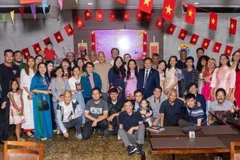 Укрепление сплоченности и поддержание чувства обращения к Родине среди вьетнамской общины в разных странах