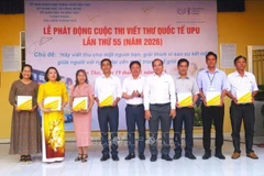 Вручение наград коллективам, добившимся высоких результатов на Международном конкурсе письма ВПС 2025 года.