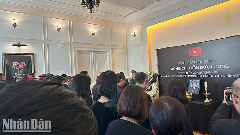 Церемония прощания с бывшим Президентом Чан Дык Лыонгом в России. Церемония прощания с бывшим Президентом Чан Дык Лыонгом в России.