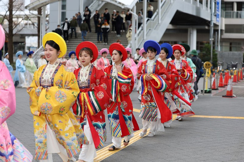 Фестиваль вьетнамской культуры – это возможность сохранять и распространять вьетнамскую культуру среди международных друзей.
