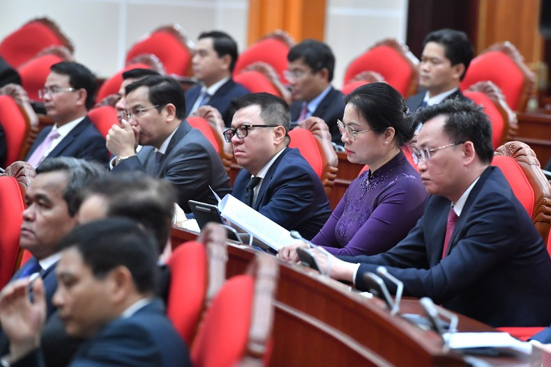 Участники заключительного заседания пленума. Фото: Данг Кхоа Участники заключительного заседания пленума. Фото: Данг Кхоа