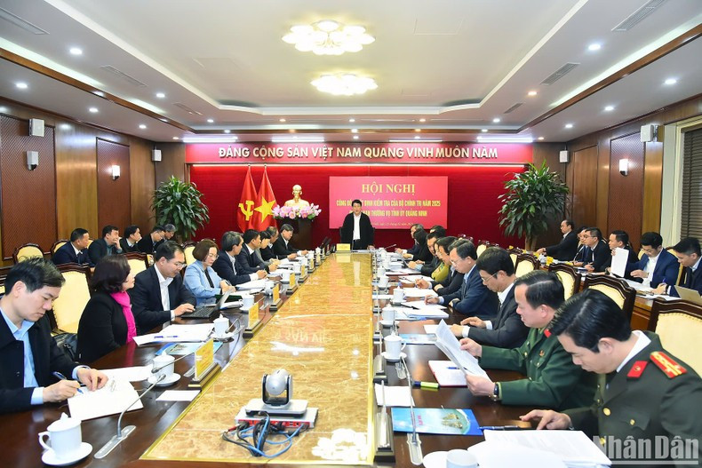 Общий вид конференции. Общий вид конференции.