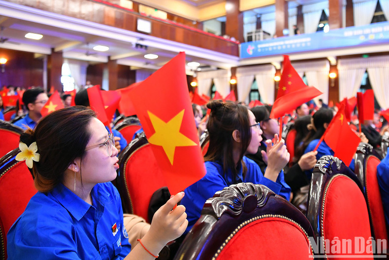 Оживленная атмосфера программы. Оживленная атмосфера программы.