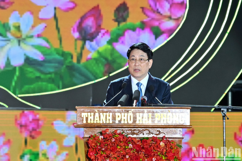 Президент Лыонг Кыонг выступает с речью. Фото: Тхюи Нгуен Президент Лыонг Кыонг выступает с речью. Фото: Тхюи Нгуен