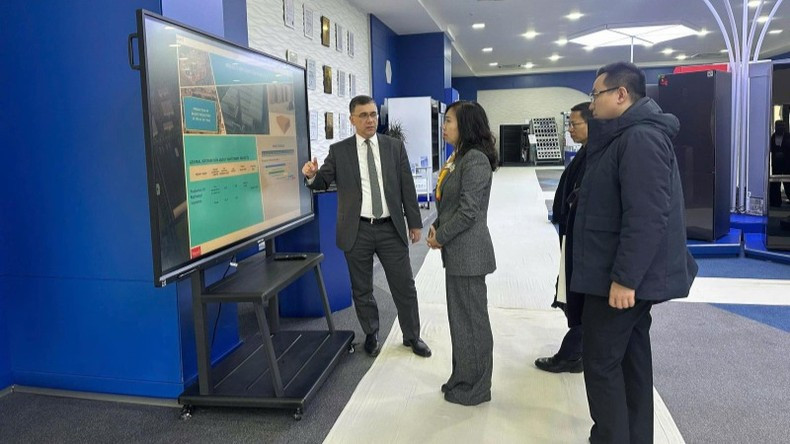 Замминистра иностранных дел Вьетнама Ле Тхи Тху Ханг посещает промышленный парк «Технопарк». Замминистра иностранных дел Вьетнама Ле Тхи Тху Ханг посещает промышленный парк «Технопарк».