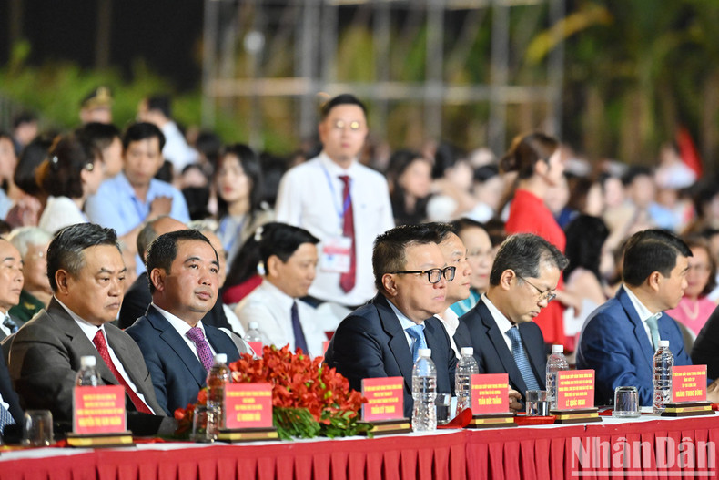 Делегаты на церемонии. Фото: Тхюи Нгуен Делегаты на церемонии. Фото: Тхюи Нгуен