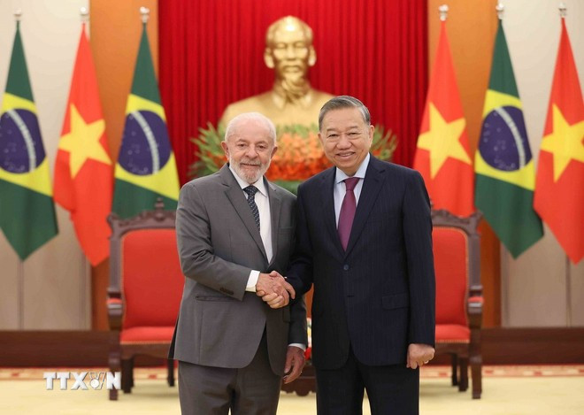 Генеральный секретарь ЦК КПВ То Лам и Президент Бразилии Луис Инасиу Лула да Силва. Фото: ВИА Генеральный секретарь ЦК КПВ То Лам и Президент Бразилии Луис Инасиу Лула да Силва. Фото: ВИА