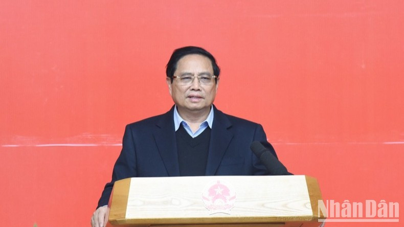 Премьер-министр Фам Минь Тьинь выступает на заседании. Фото: Чан Хай Премьер-министр Фам Минь Тьинь выступает на заседании. Фото: Чан Хай