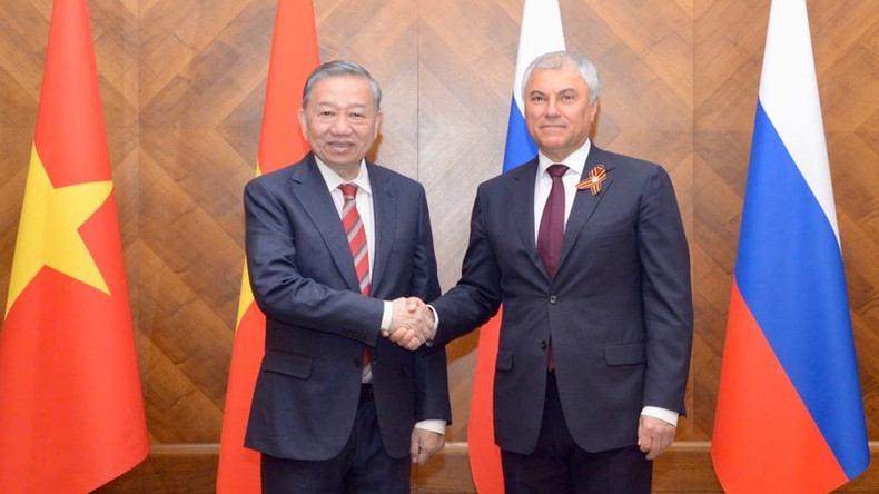 Генеральный секретарь ЦК КПВ То Лам и Председатель Государственной Думы Федерального собрания РФ Вячеслав Володин. Фото: ВИА Генеральный секретарь ЦК КПВ То Лам и Председатель Государственной Думы Федерального собрания РФ Вячеслав Володин. Фото: ВИА