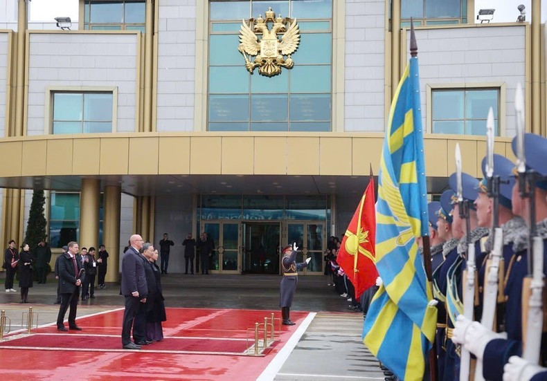 Церемония проводов Генерального секретаря ЦК КПВ То Лама и его супруги в аэропорту Внуково-2. Фото: ВИА