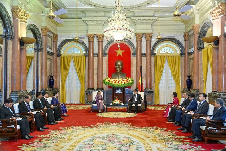 Общий вид приема. Общий вид приема.