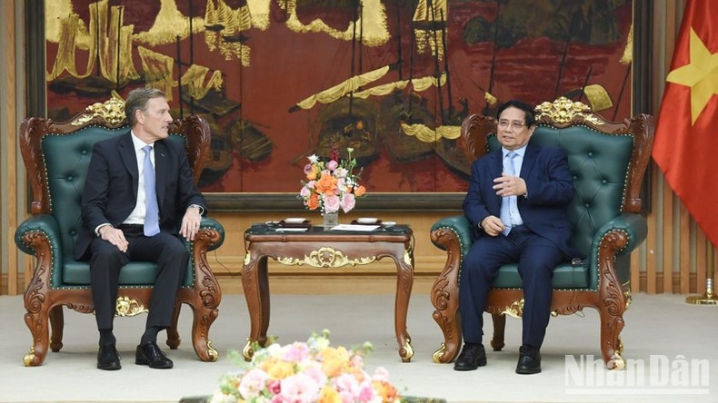 Премьер-министр Фам Минь Тьинь принимает г-на Воутера Ван Верша. Фото: Чан Хай Премьер-министр Фам Минь Тьинь принимает г-на Воутера Ван Верша. Фото: Чан Хай